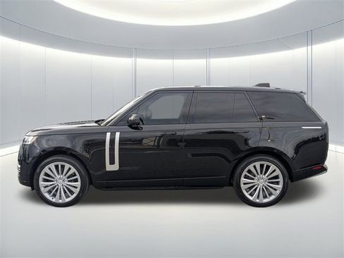 Certified 2023 Land Rover Range Rover First Edition image 9