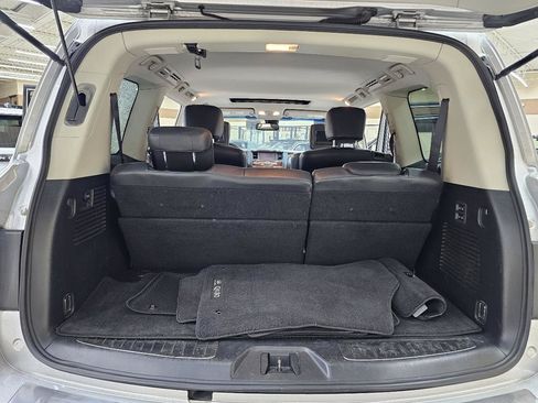 Used 2015 INFINITI QX80 4WD w/ Deluxe Technology Package image 14
