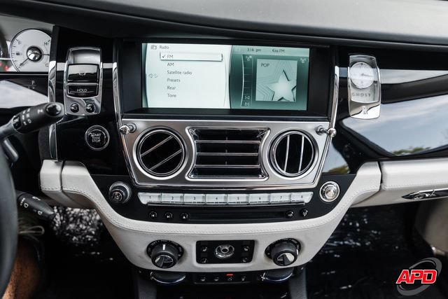Used 2014 Rolls-Royce Ghost RWD image 19
