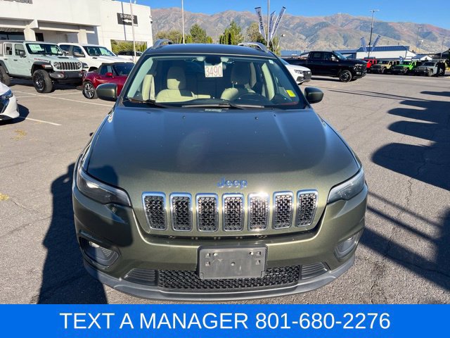 Used 2019 Jeep Cherokee Latitude w/ Cold Weather Group FWD image 10