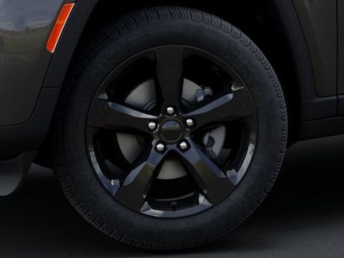 New 2026 Jeep Grand Cherokee Limited w/ Limited Altitude Package AWD/4WD image 8