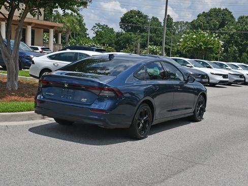 Used 2025 Honda Accord SE image 4