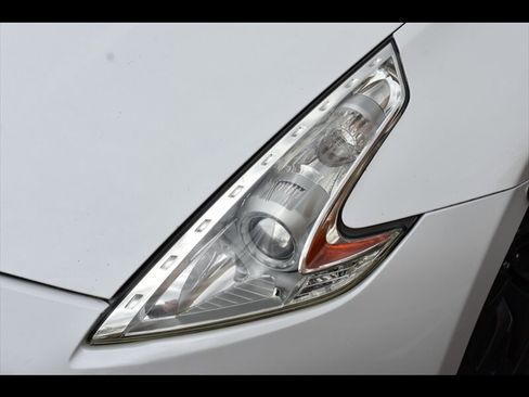 Used 2016 Nissan 370Z Coupe image 40