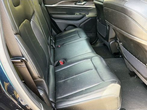 Used 2023 Jeep Grand Cherokee Limited AWD/4WD image 28
