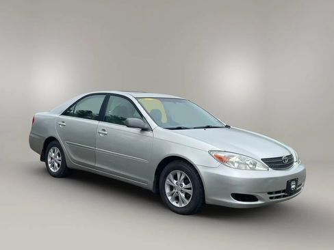 Used 2004 Toyota Camry LE FWD image 24