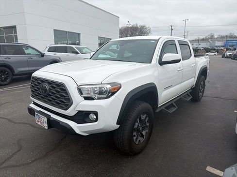 Used 2021 Toyota Tacoma TRD Off-Road AWD/4WD image 2