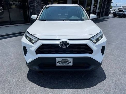 Used 2024 Toyota RAV4 XLE AWD/4WD image 7