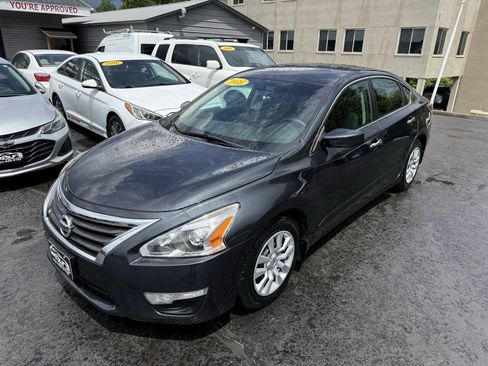 Used 2015 Nissan Altima 2.5 S w/ Power Driver Seat Package FWD image 2
