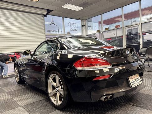 Used 2015 BMW Z4 sDrive28i RWD image 16