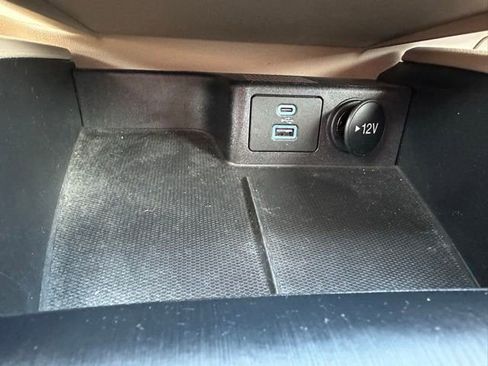 Used 2022 Ford Escape SE w/ Cold Weather Package AWD/4WD image 26
