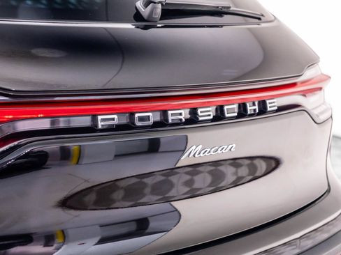 Certified 2026 Porsche Macan AWD/4WD image 35