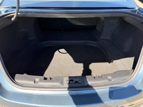 Used 2010 Ford Taurus SEL FWD image 12
