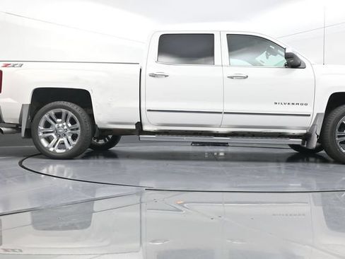 Used 2018 Chevrolet Silverado 1500 LTZ Z71 w/ LTZ Plus Package AWD/4WD image 38