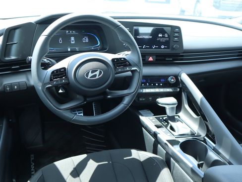 New 2026 Hyundai Elantra SEL Sport Premium FWD image 2