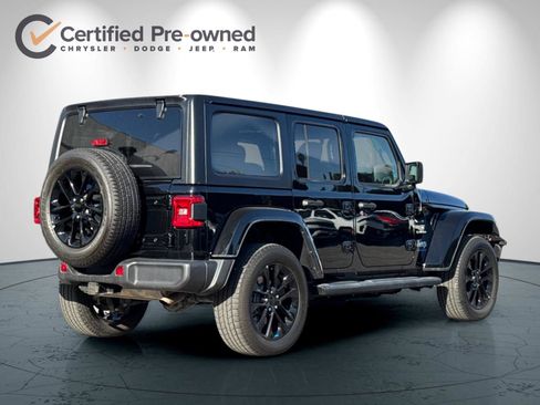 Used 2023 Jeep Wrangler Unlimited Sahara AWD/4WD image 4