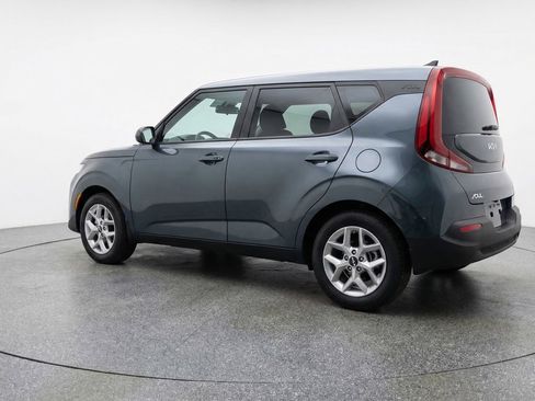 Used 2025 Kia Soul LX w/ LX Technology Package FWD image 6