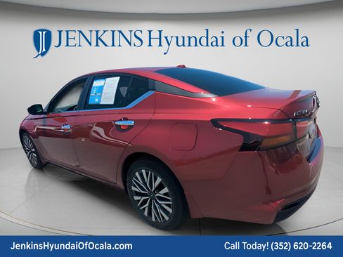 Used 2025 Nissan Altima 2.5 SV FWD image 5