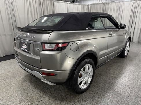 Used 2019 Land Rover Range Rover Evoque SE Dynamic image 9