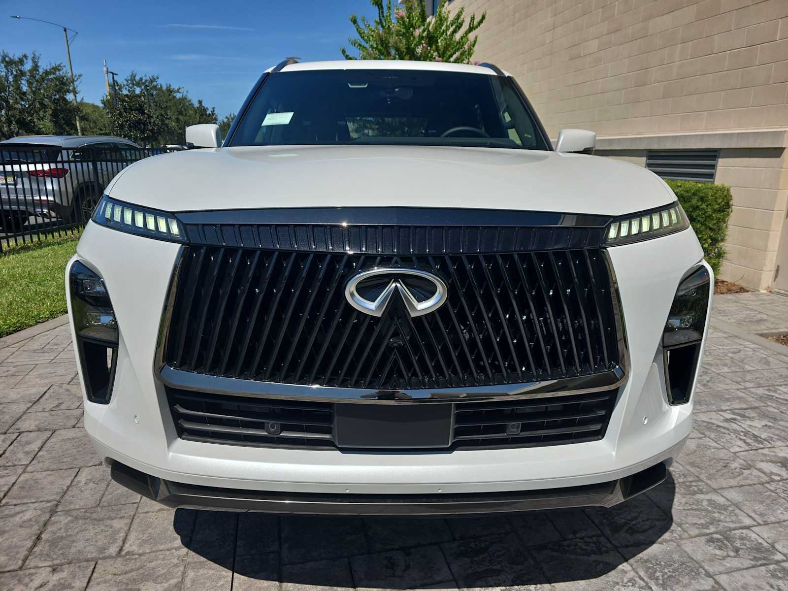 New 2027 INFINITI QX80 Autograph w/ Autograph Exterior Package AWD/4WD image 2
