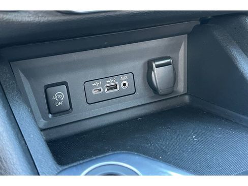 Used 2025 Nissan Sentra SV FWD image 30