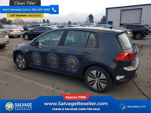 Used 2015 Volkswagen e-Golf SEL Premium image 3