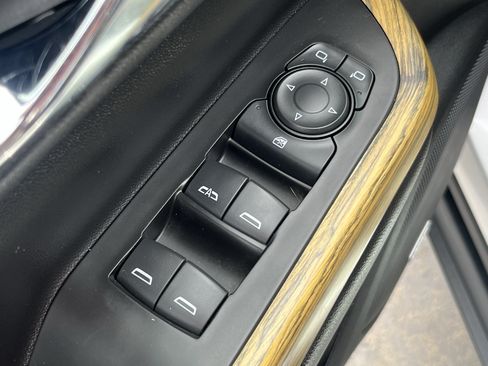 Used 2019 GMC Acadia Denali FWD image 26