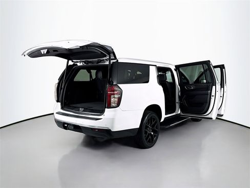 Used 2021 Chevrolet Suburban LT image 26