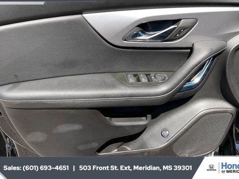 Used 2024 Chevrolet Blazer LT w/ Convenience Package FWD image 17