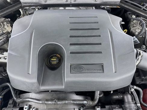 Certified 2023 Land Rover Defender 110 X-Dynamic SE image 33