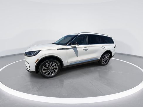 New 2026 Lincoln Aviator AWD image 5