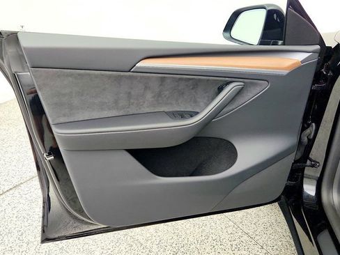 Used 2023 Tesla Model Y Long Range AWD/4WD image 11