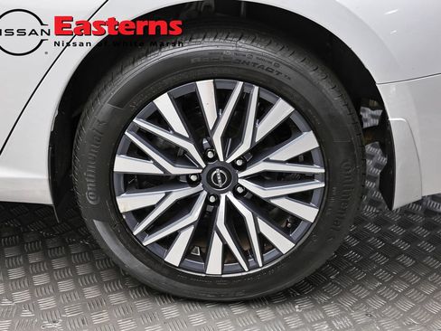 Used 2023 Nissan Altima 2.5 SV w/ SV Premium Package AWD/4WD image 8