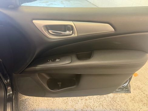 Used 2018 Nissan Pathfinder SL w/ SL Premium Package image 20