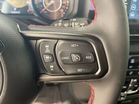Used 2024 Jeep Wrangler Unlimited Rubicon AWD/4WD image 10