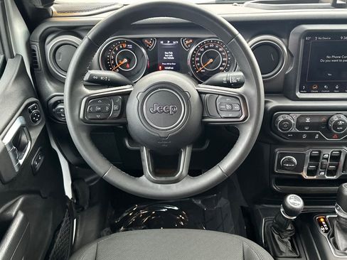 Used 2023 Jeep Gladiator Sport image 15