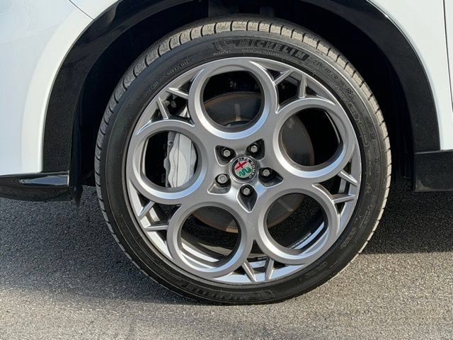 Used 2024 Alfa Romeo Tonale Ti AWD/4WD image 8