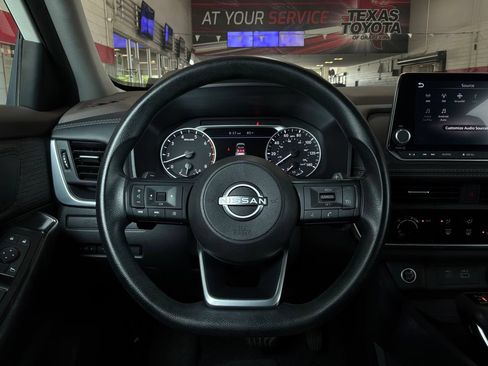 Used 2023 Nissan Rogue S AWD/4WD image 34
