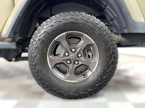 Used 2020 Jeep Gladiator Rubicon image 11