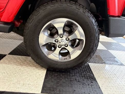 Used 2016 Jeep Wrangler Unlimited Sahara w/ Connectivity Group image 11