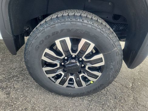 New 2026 GMC Sierra 2500 Denali Ultimate image 8