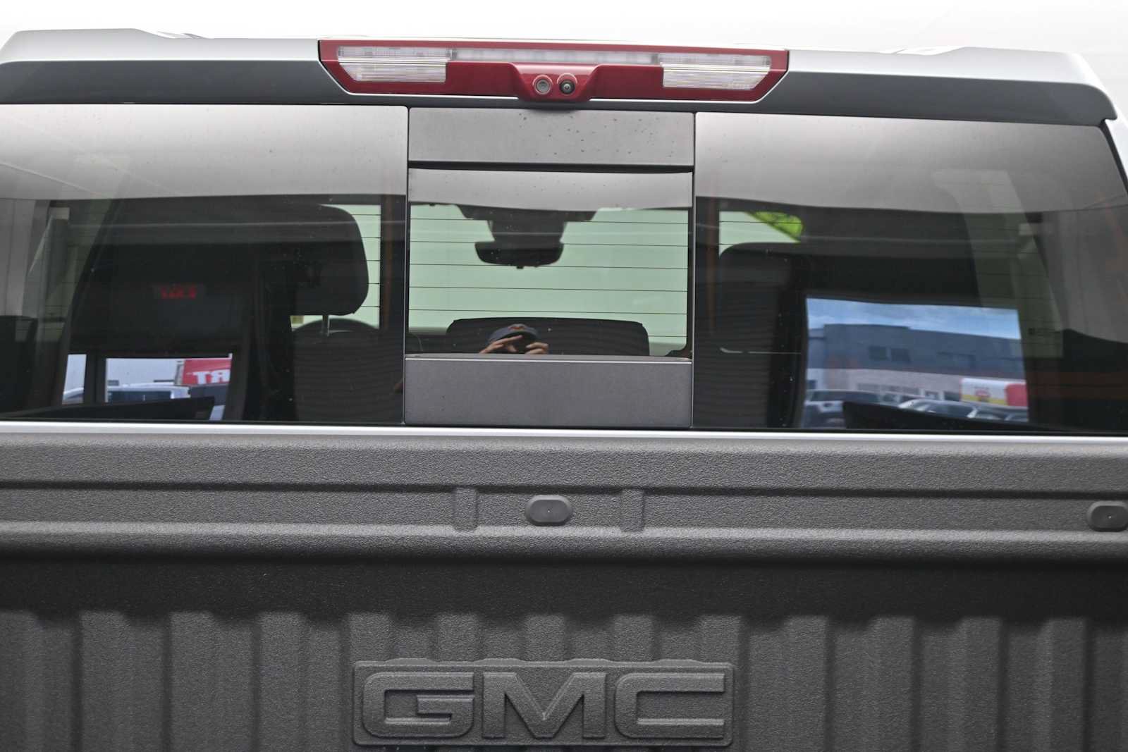 Used 2025 GMC Sierra 1500 Denali w/ Denali Reserve Package AWD/4WD image 10