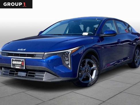 Used 2025 Kia K4 LXS image 1