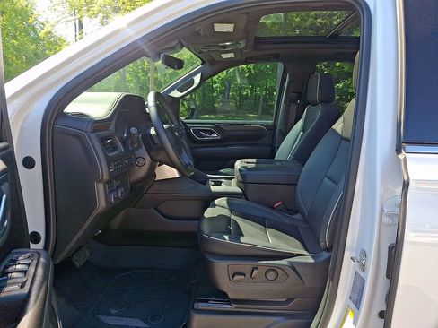 Used 2023 Chevrolet Tahoe Premier AWD/4WD image 13
