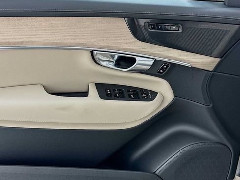 New 2026 Volvo XC90 T8 Plus w/ Protection Package Premier AWD/4WD image 16