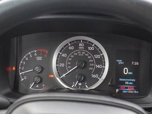 Used 2021 Toyota Corolla LE image 31