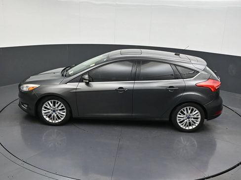 Used 2018 Ford Focus Titanium FWD image 16