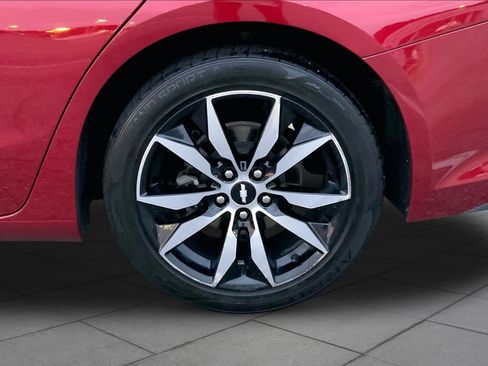 Used 2018 Chevrolet Malibu LT FWD image 9