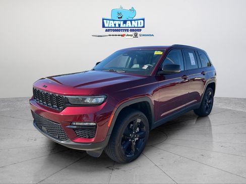Certified 2023 Jeep Grand Cherokee Limited w/ Luxury Tech Group II image 31