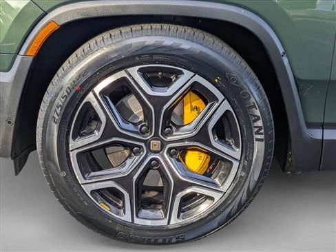 Used 2024 Rivian R1S Adventure image 25