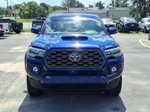 Used 2022 Toyota Tacoma TRD Sport w/ TRD Premium Sport Package RWD image 2